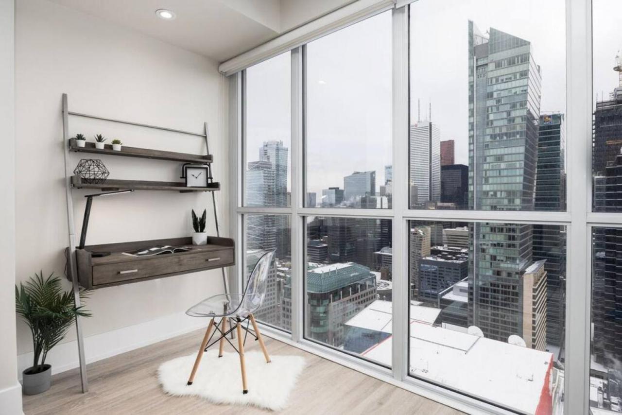 Luxury Cn Tower View King Bed Balcony Free Park Holiday home