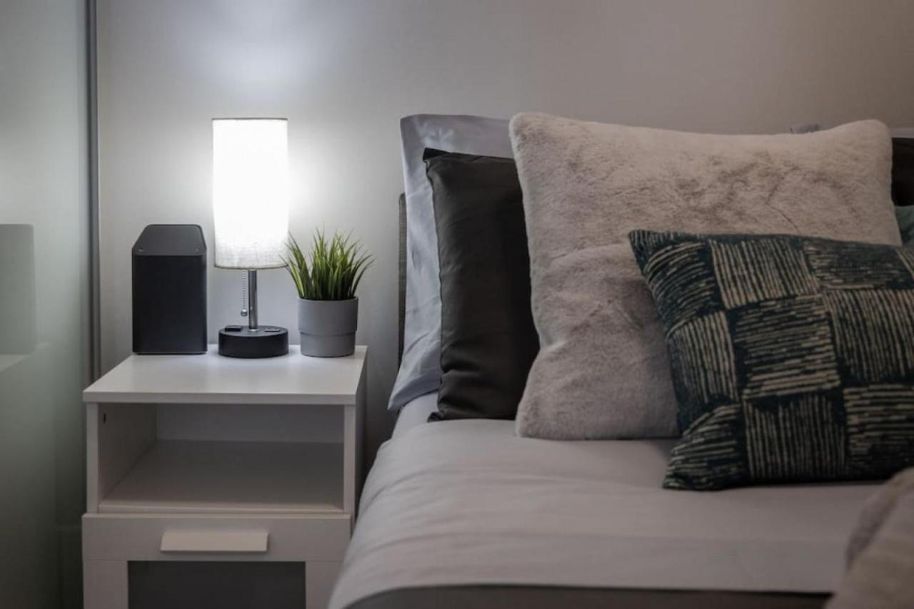 Holiday home Luxury Cn Tower View King Bed Balcony Free Park