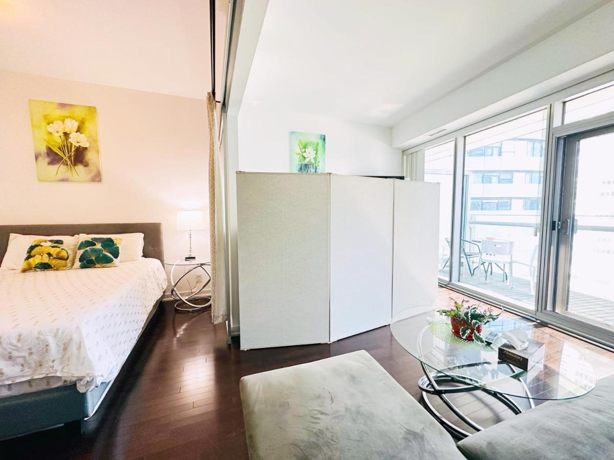 Downtown High Floor Suites With Balcony * Toronto