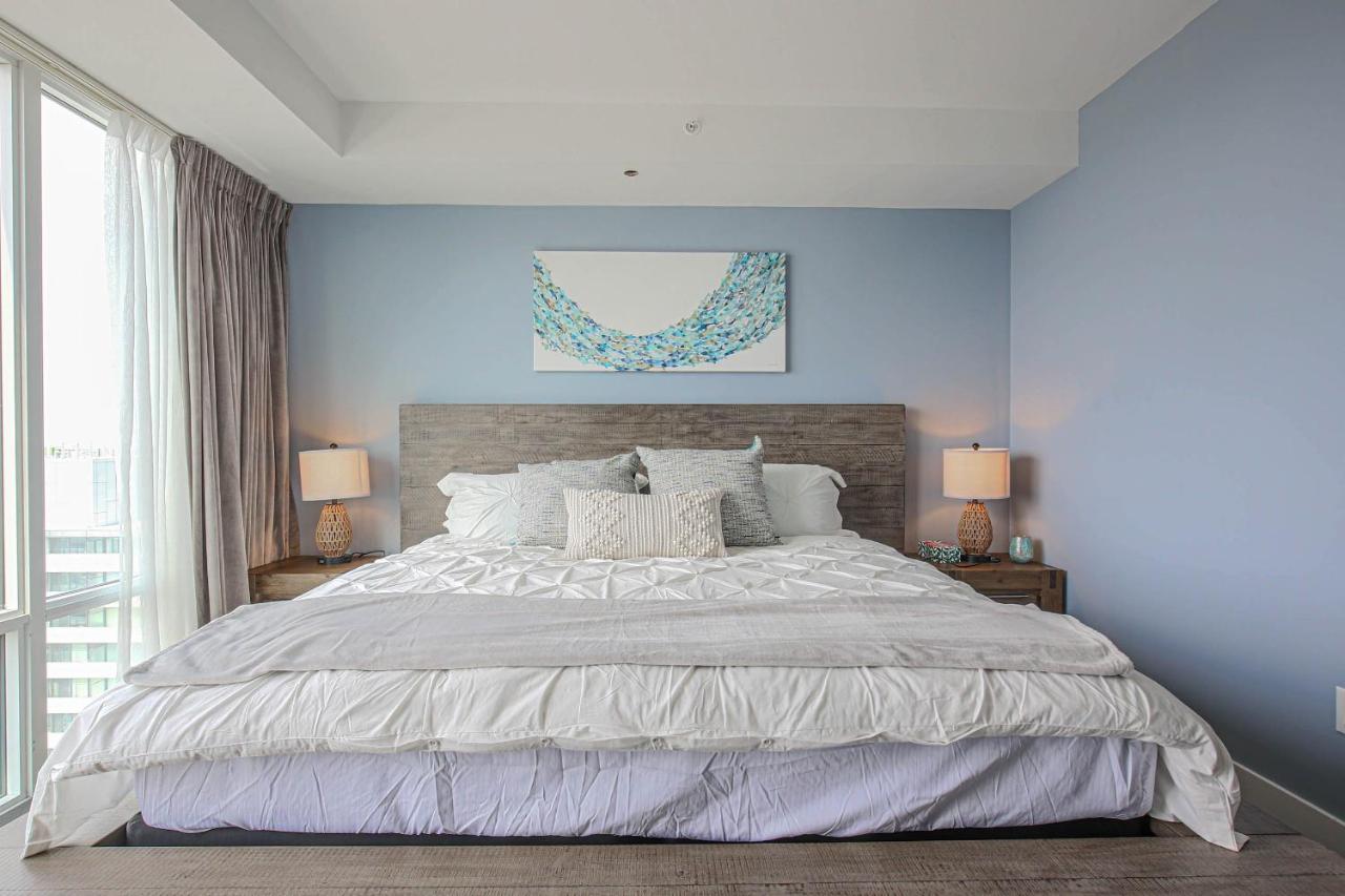 Apartment Luxury View In Downtown 3 Bedroom 2.5 Bathroom 1 Parking Toronto