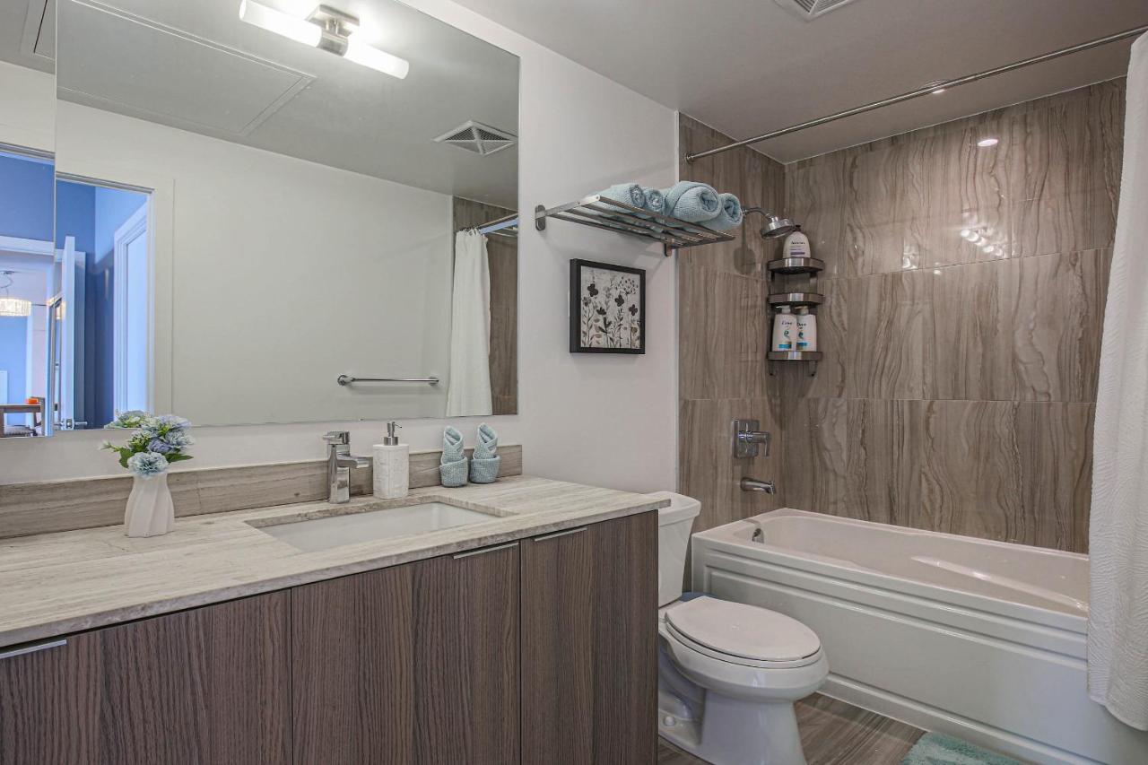 Luxury View In Downtown 3 Bedroom 2.5 Bathroom 1 Parking *