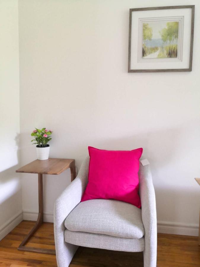 Spacious And Bright House Homestay Toronto