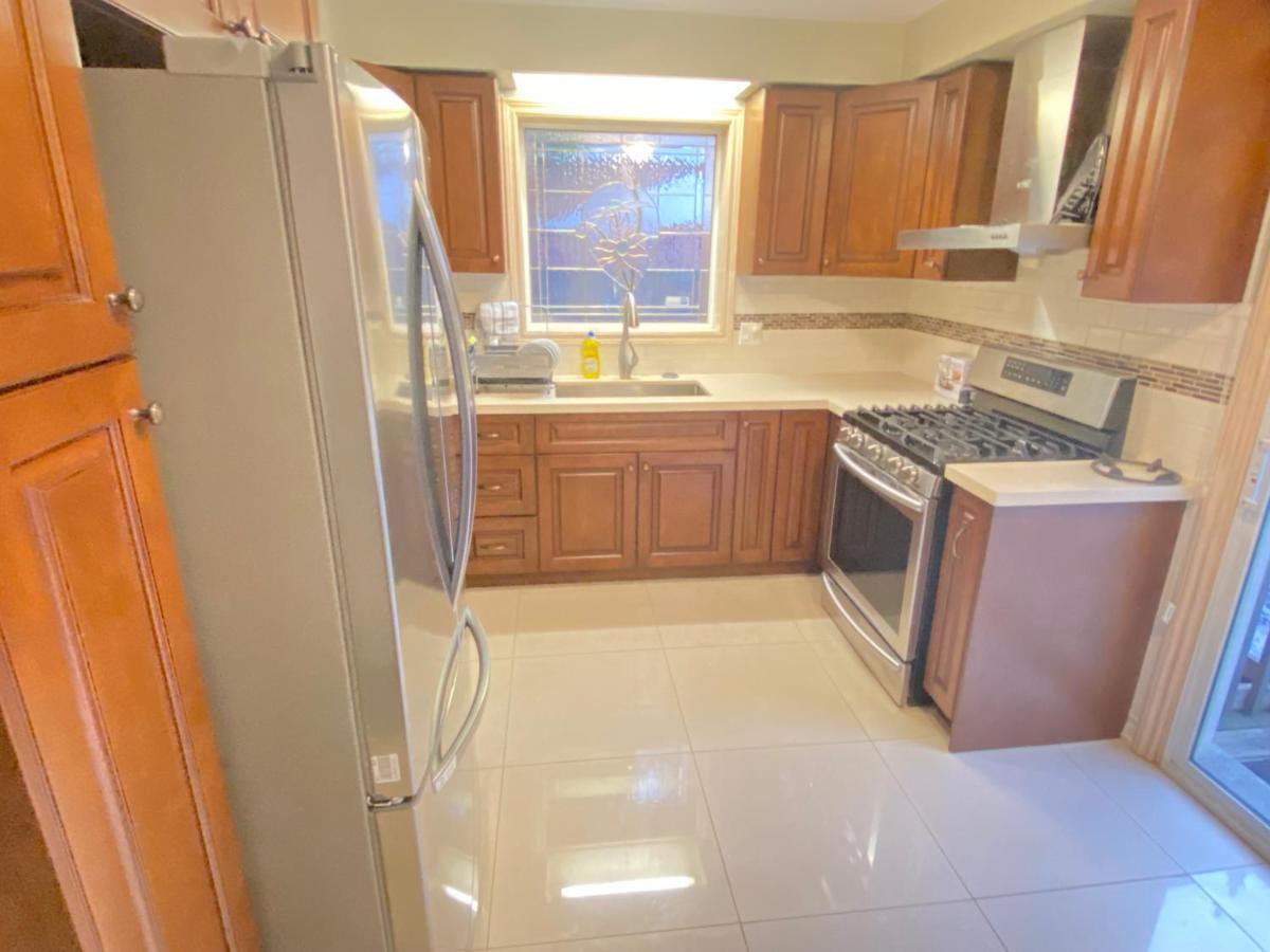 41 Huntsmill Blvd Homestay *