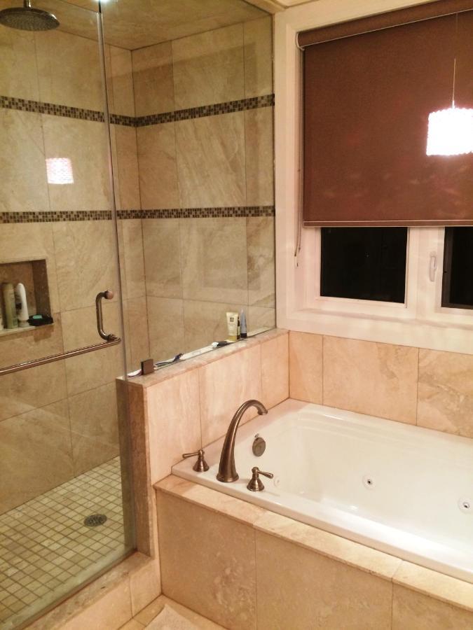 Guest house Luxury - Upper Beaches Toronto