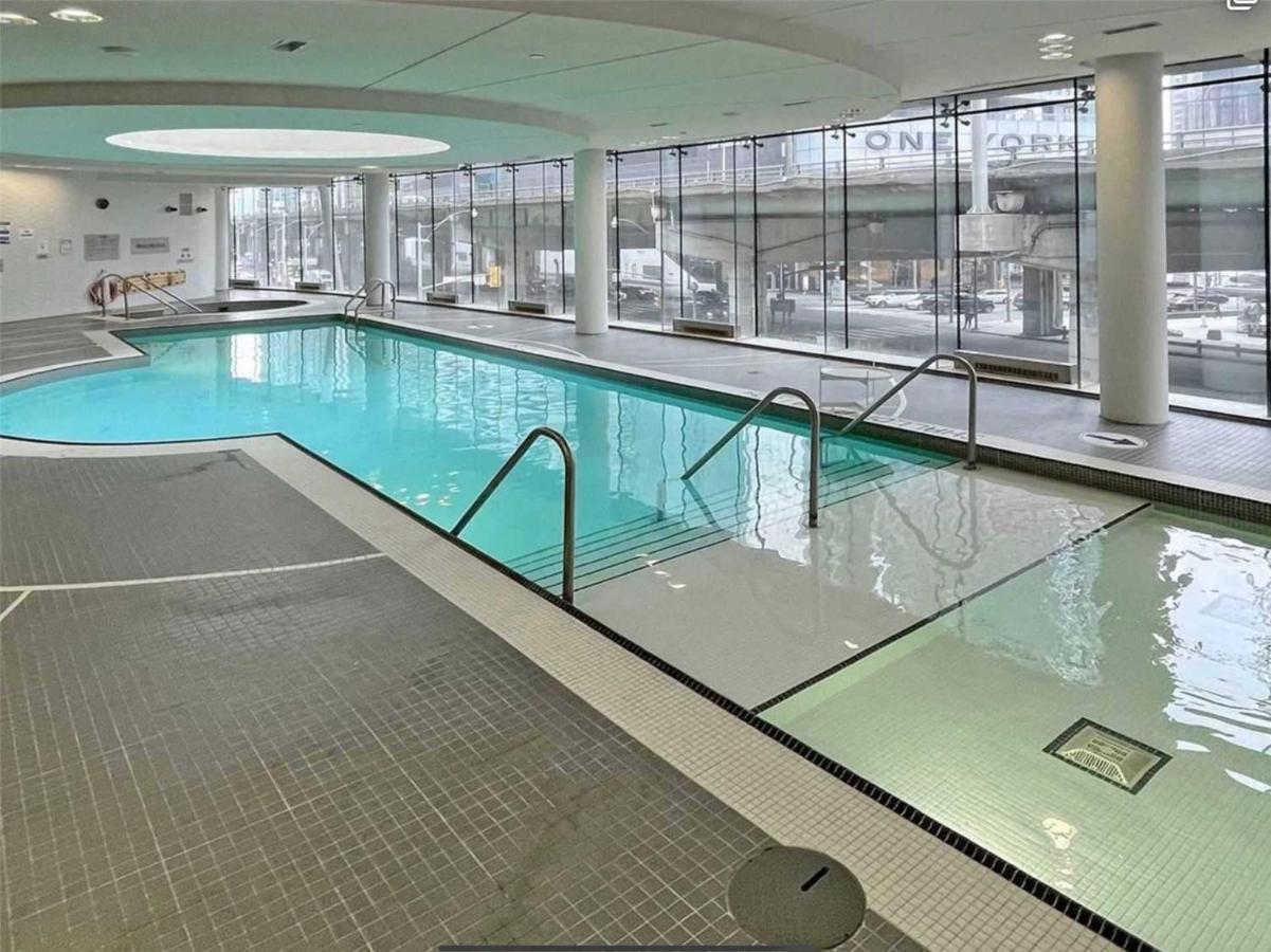 Luxury In The Heart Of - Next To Scotiabank Arena *