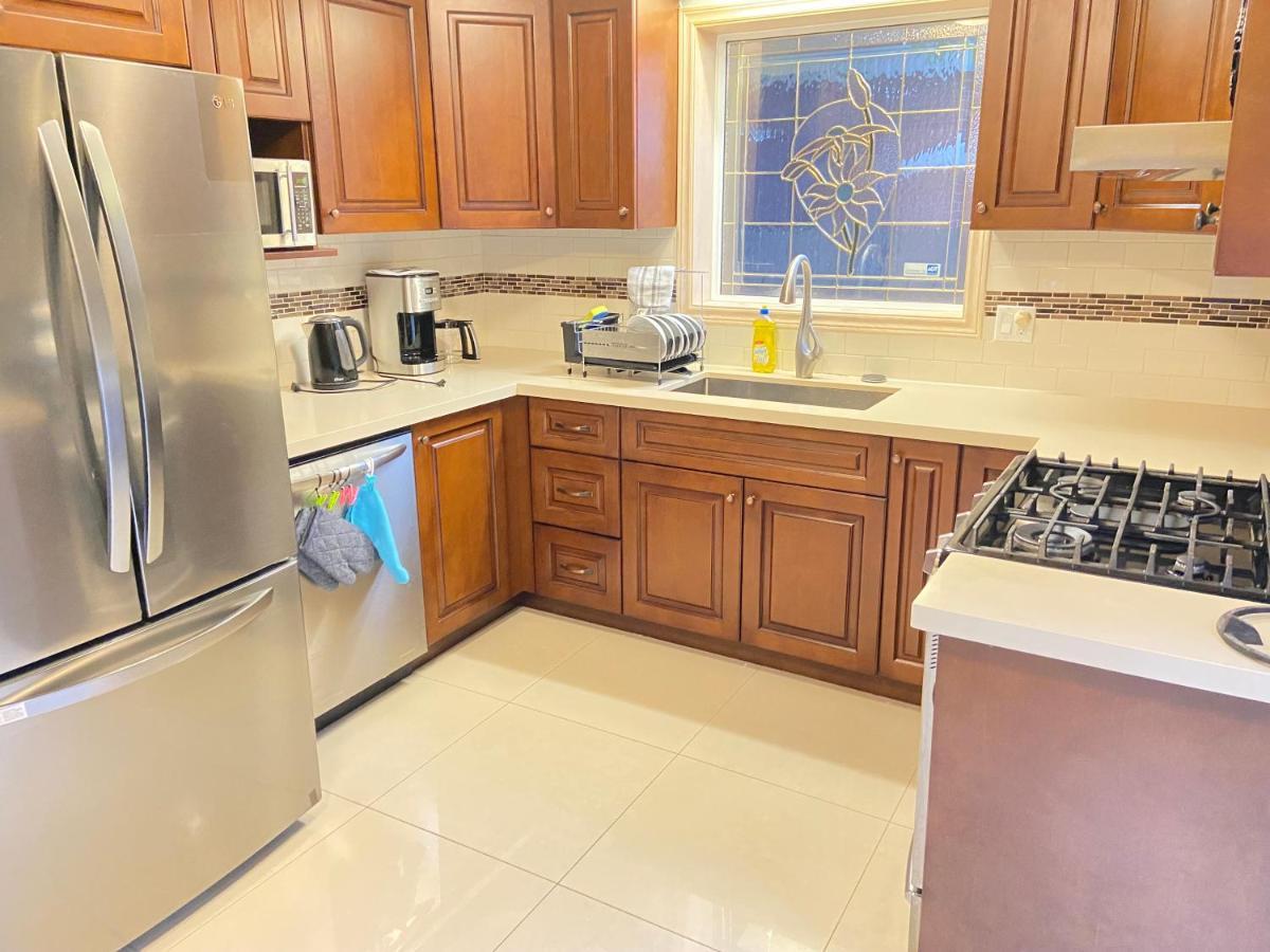 41 Huntsmill Blvd Homestay *
