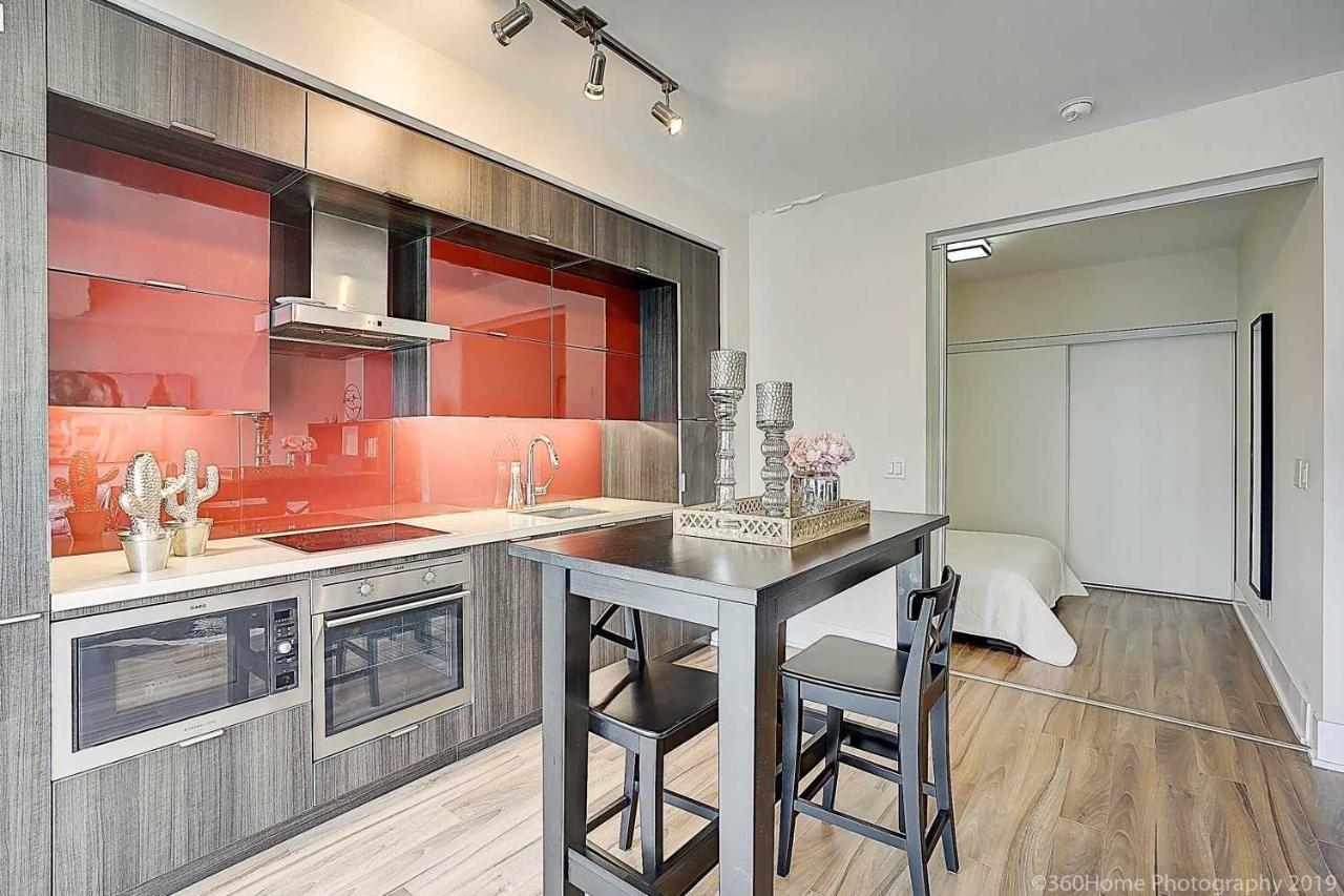 Downtown Rogers Centre Apartment