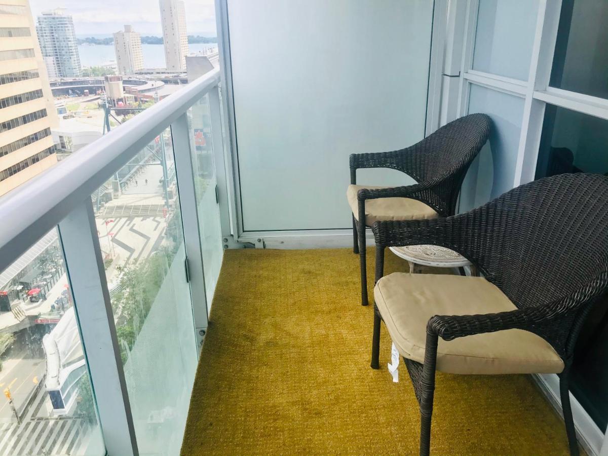 Downtown Rogers Centre Apartment *
