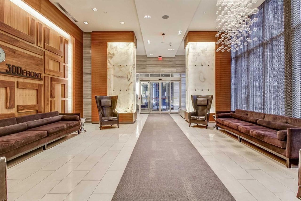 Downtown Rogers Centre Apartment Toronto
