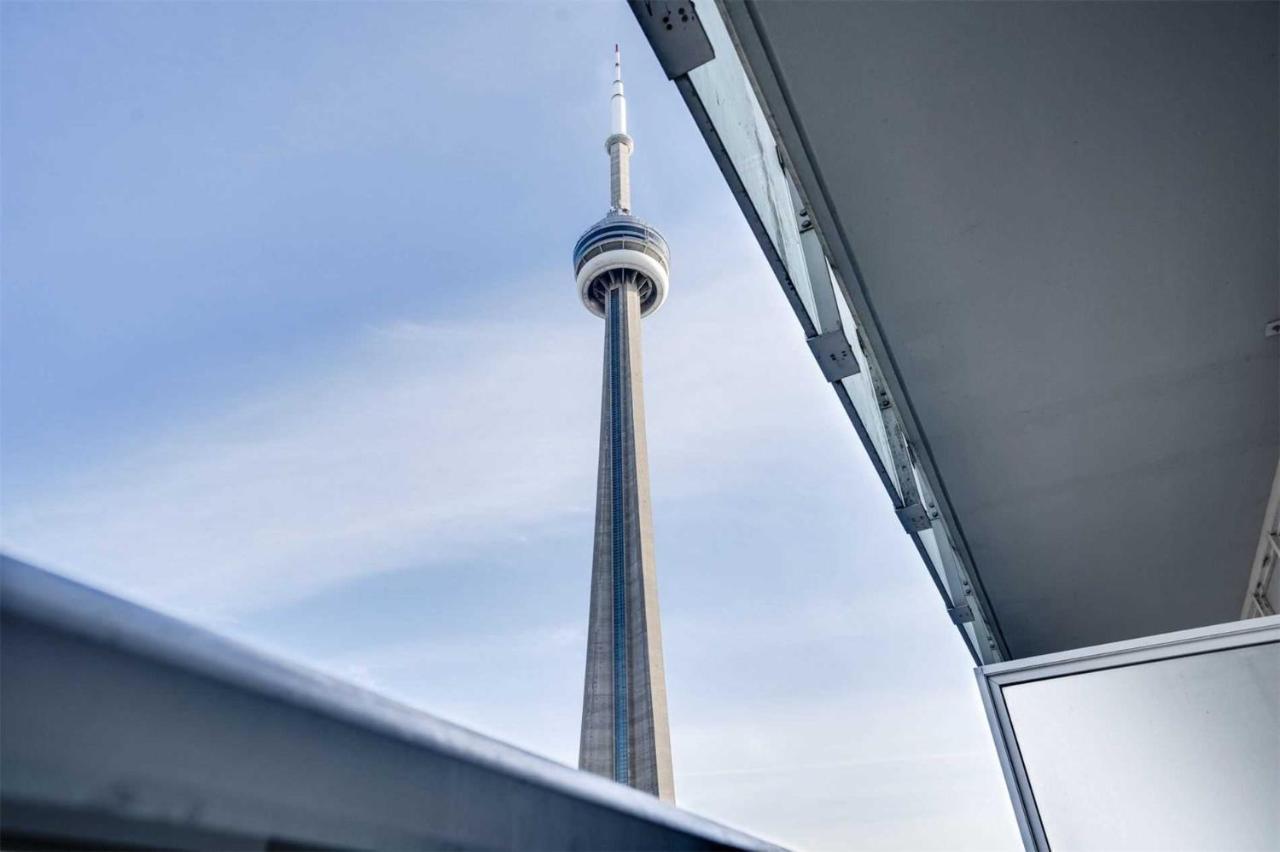 Downtown Rogers Centre Apartment Toronto