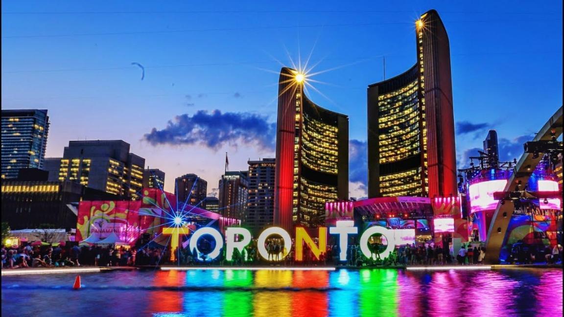Downtown Rogers Centre Apartment Toronto