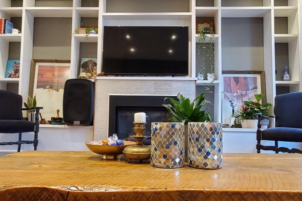 Beautiful 3br House In The Heart Of Greek Town Holiday home Toronto