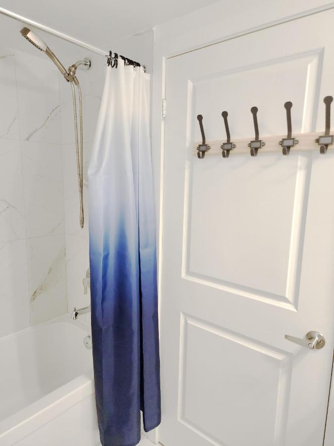 King Bed Tv Private Ensuite Retreat Bathroom Or Economical Double Bed Guest house