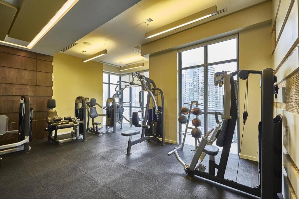 Apartment Chic 1-br Condo; Parking Included; Downtown Core *