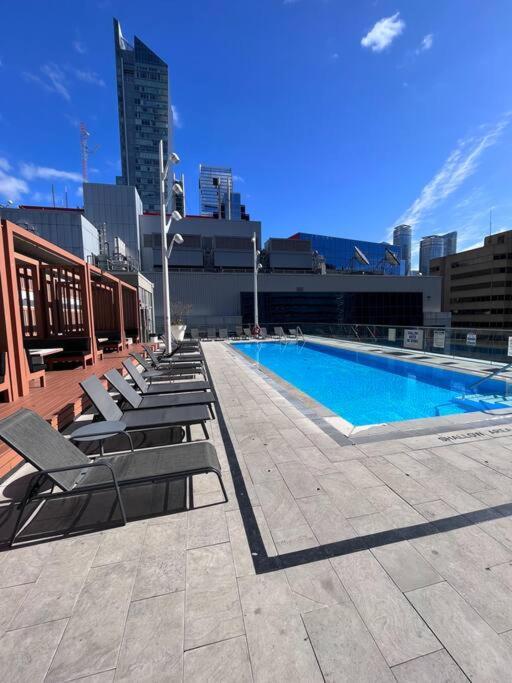 Chic 1-br Condo; Parking Included; Downtown Core Apartment Toronto
