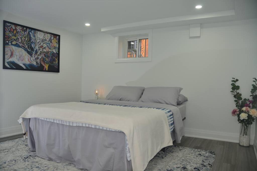 Apartment Entire Basement - 5 Guests 2 Bedrooms 3 Beds Toronto