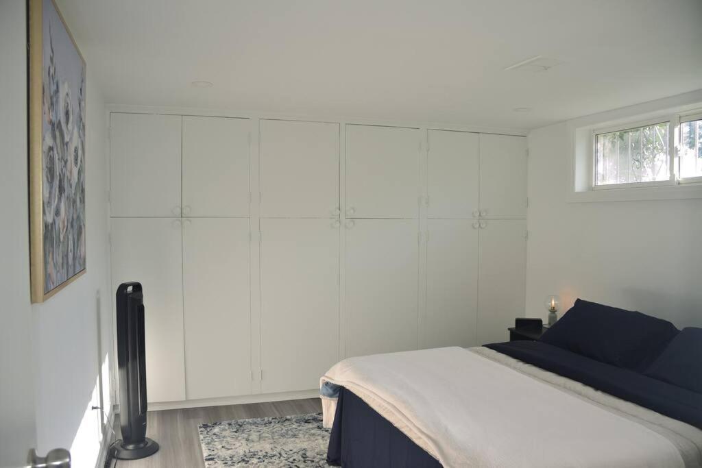 Apartment Entire Basement - 5 Guests 2 Bedrooms 3 Beds