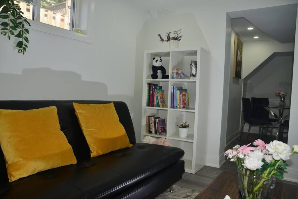 Apartment Entire Basement - 5 Guests 2 Bedrooms 3 Beds Toronto