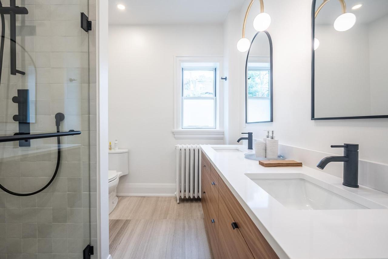 Beautiful And Spacious Luxury Holiday home Toronto