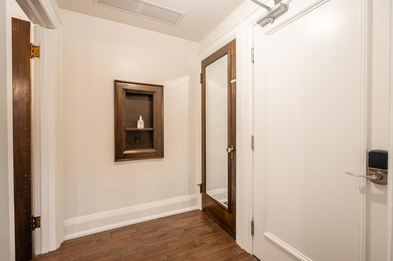 Beautiful And Spacious Luxury Toronto