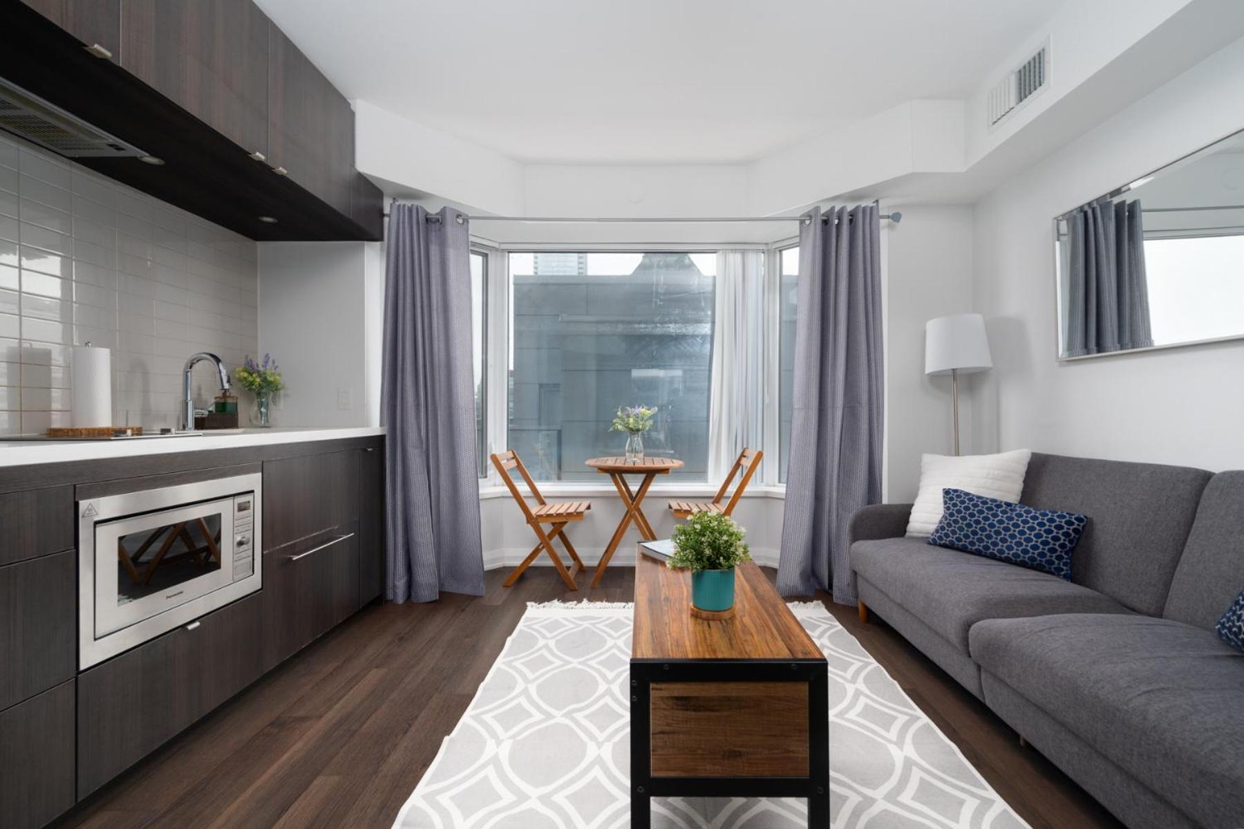 Apartment Downtown 10 *