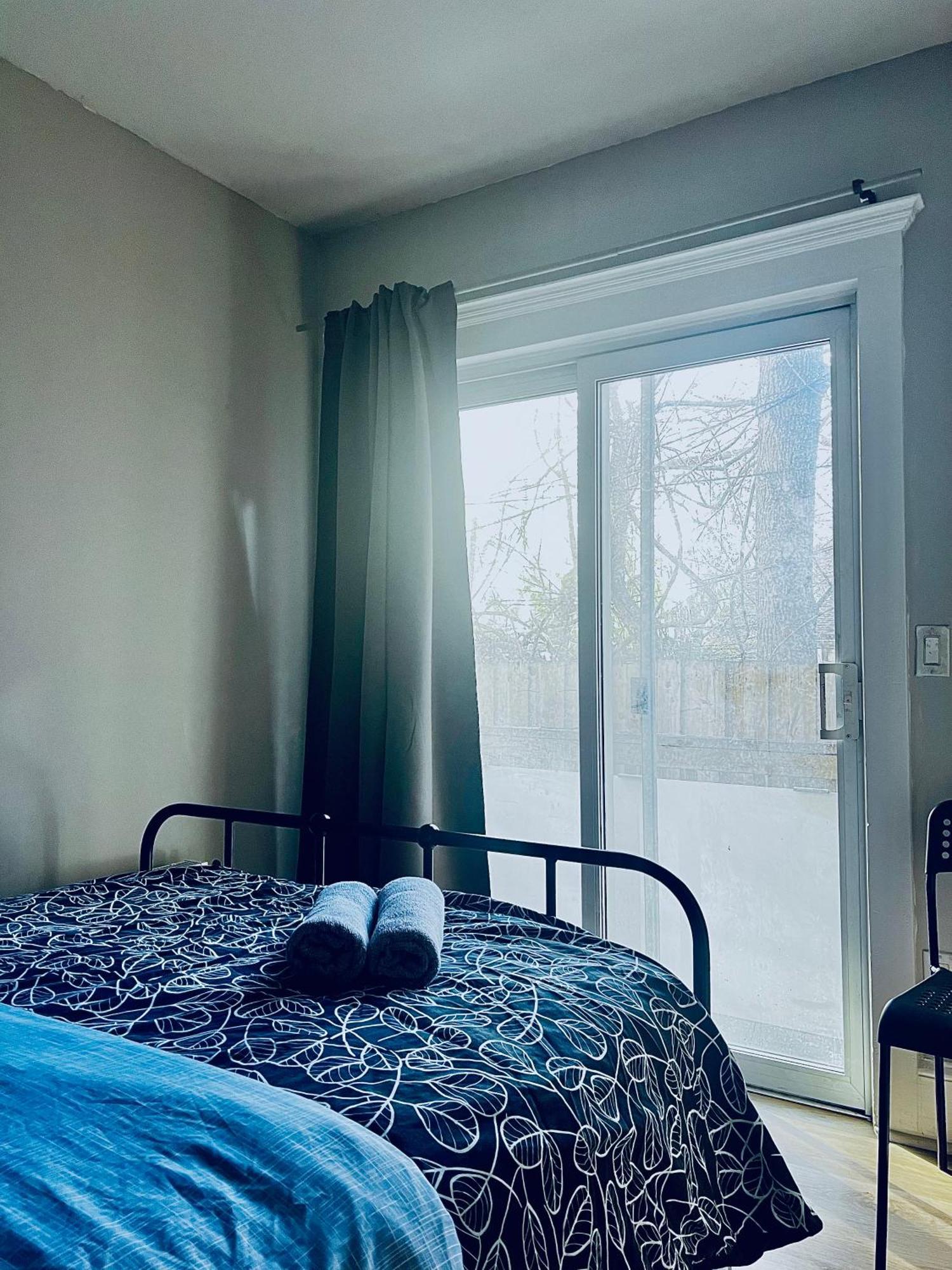 Guest house O Canada Toronto