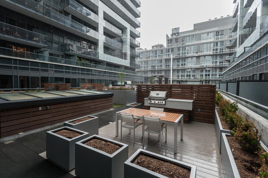Lifesuites King West Loft Apartment