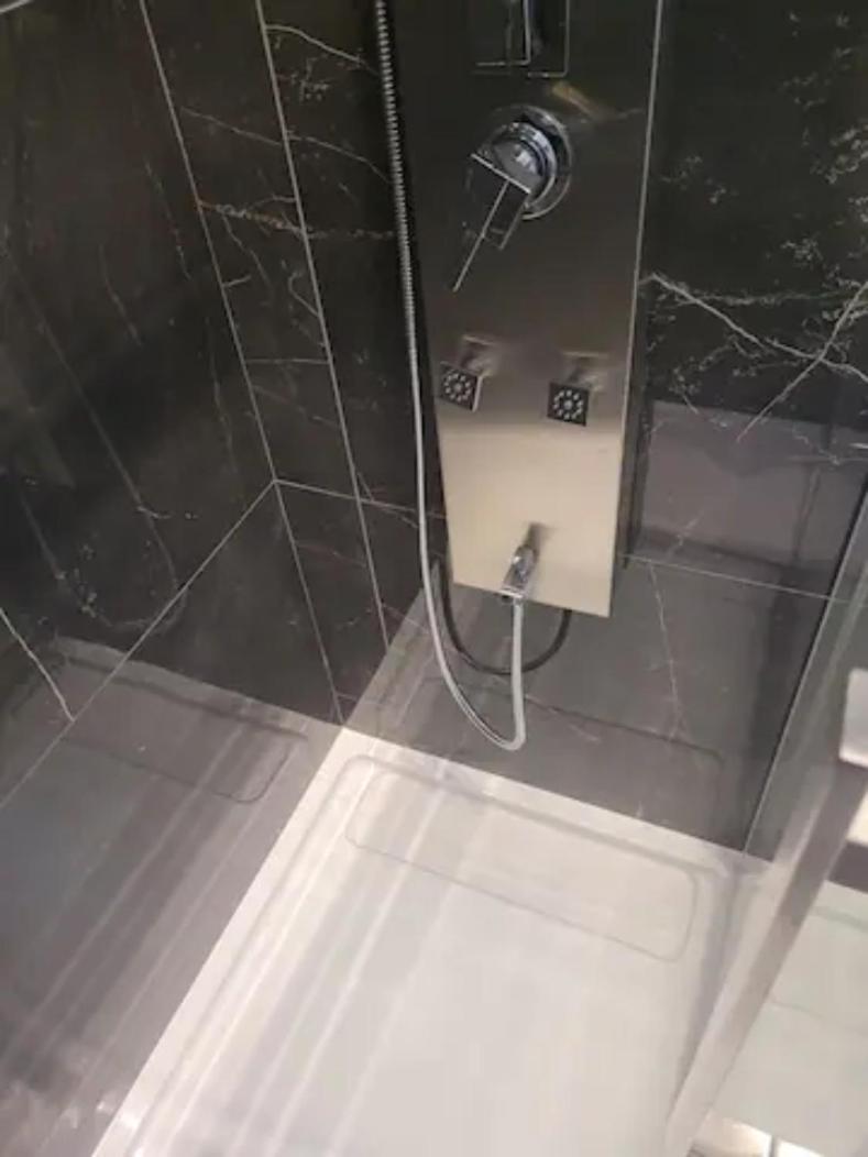 Modern House Homestay Toronto