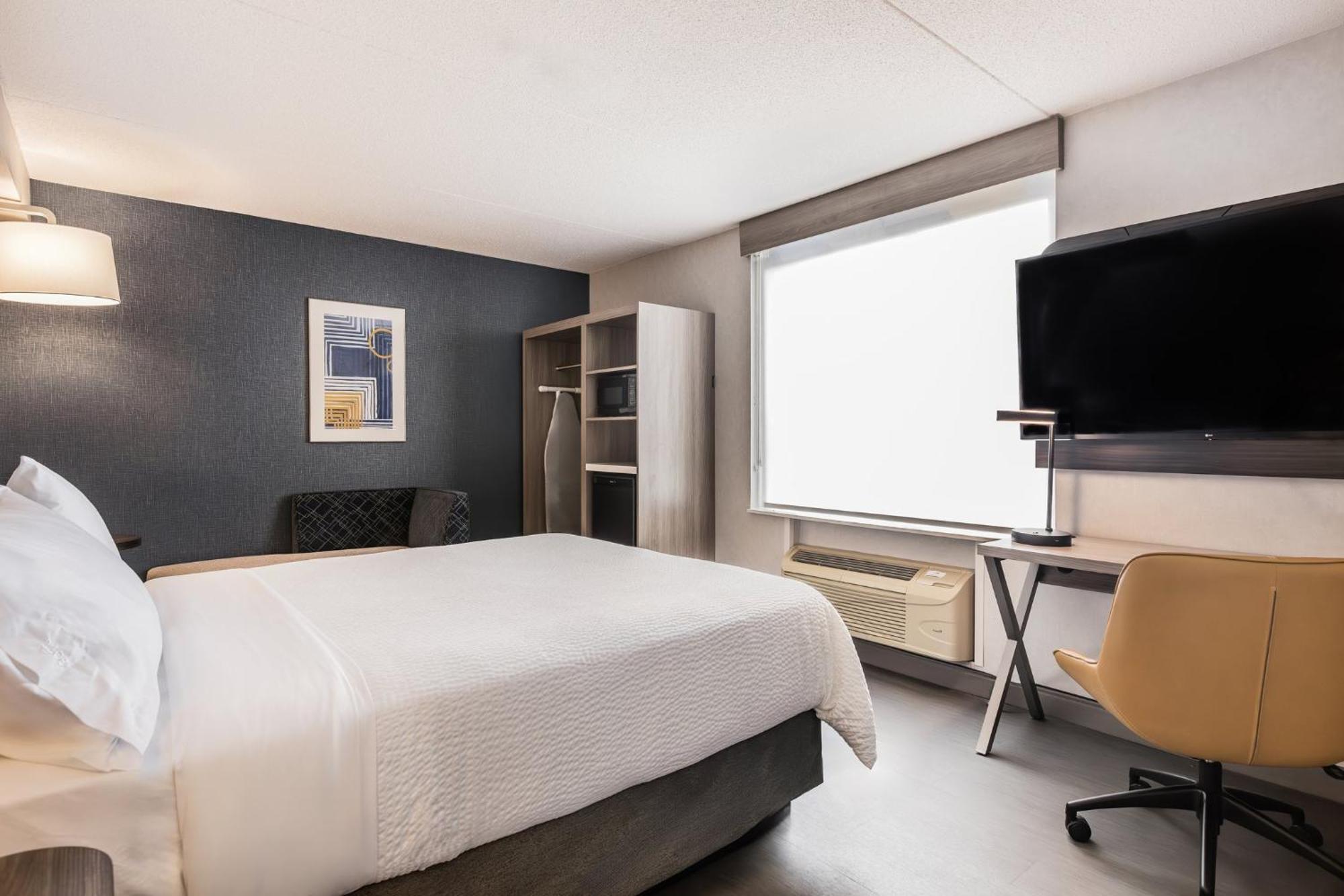 Express Toronto-north York By Ihg Hotel