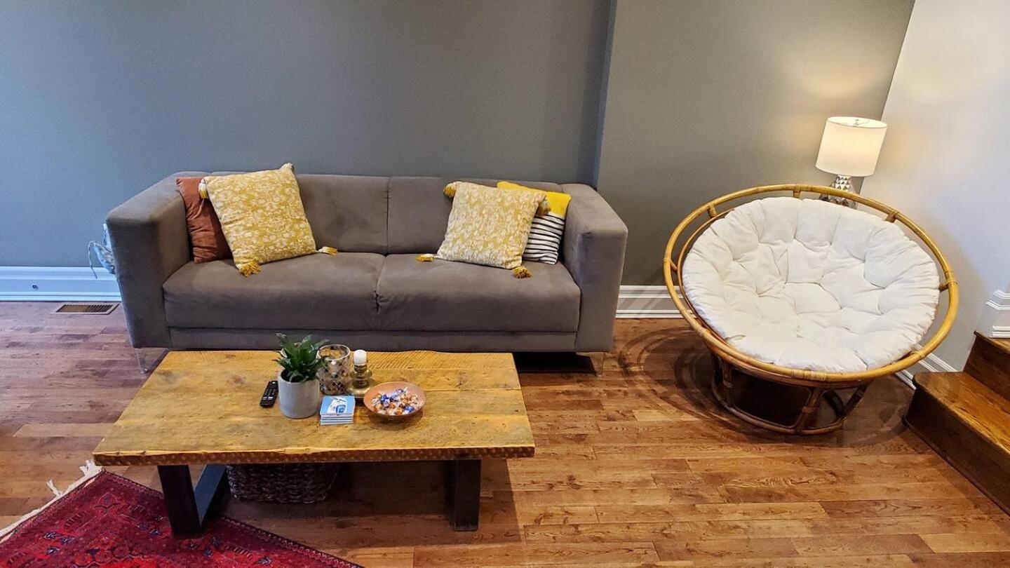 Holiday home Beautiful 3br House In The Heart Of Greek Town Toronto