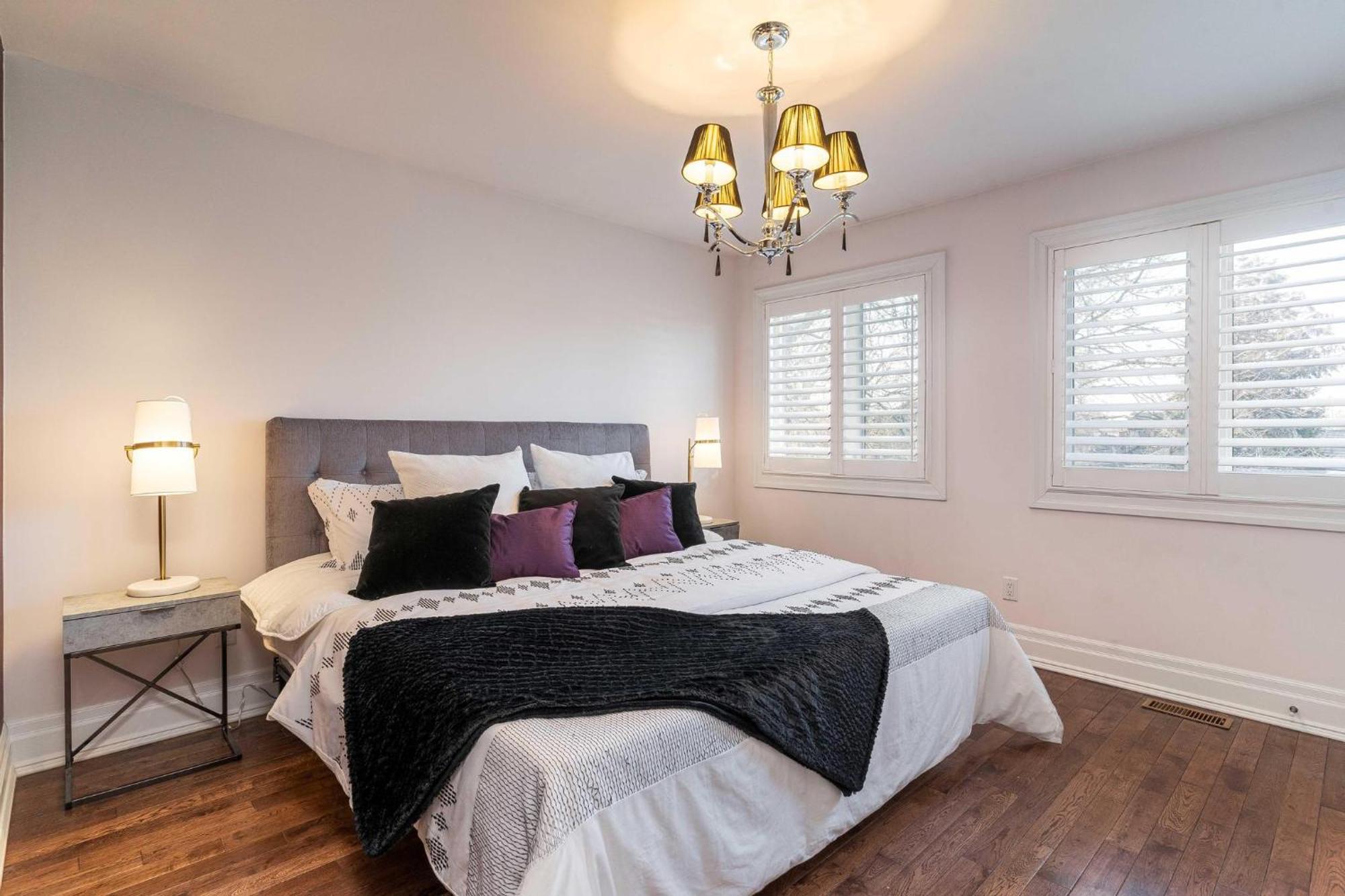 Beautiful 3br House In The Heart Of Greek Town Toronto