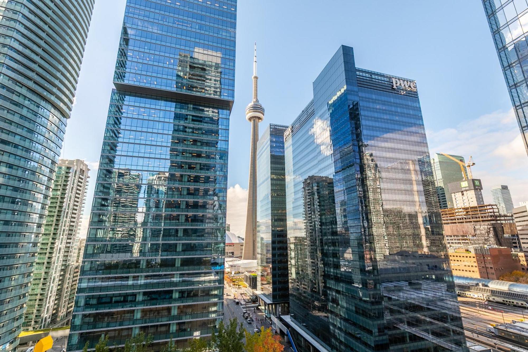 Gorgeous In Downtown Near Cn Tower