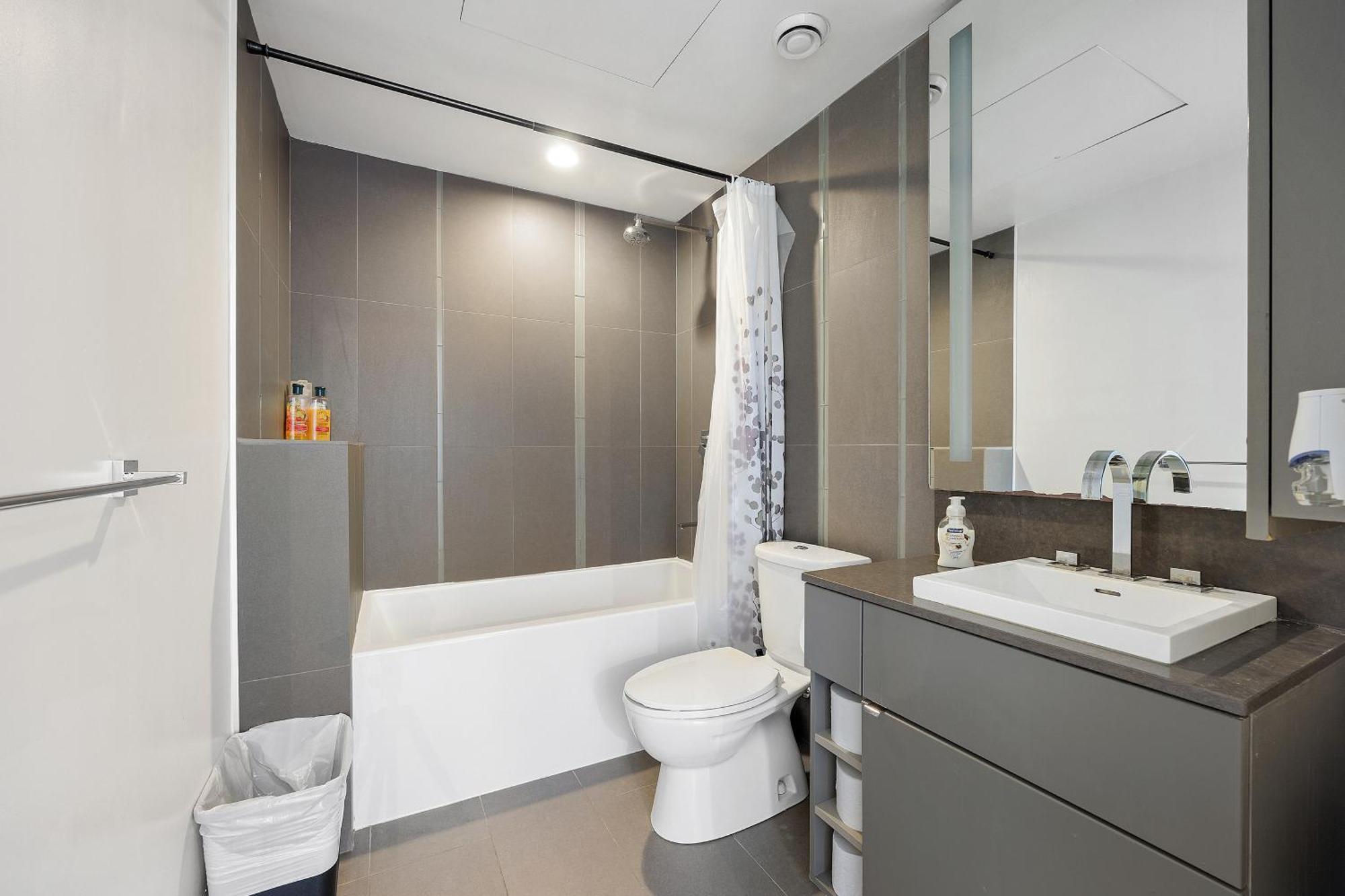 Apartment Trendy 1bedroom Downtown Toronto