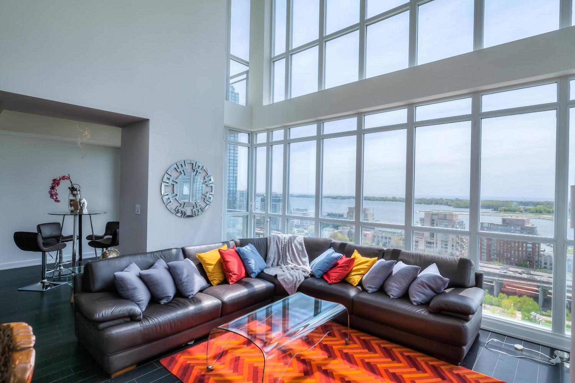Luxury Executive Toronto Downtown Suites *