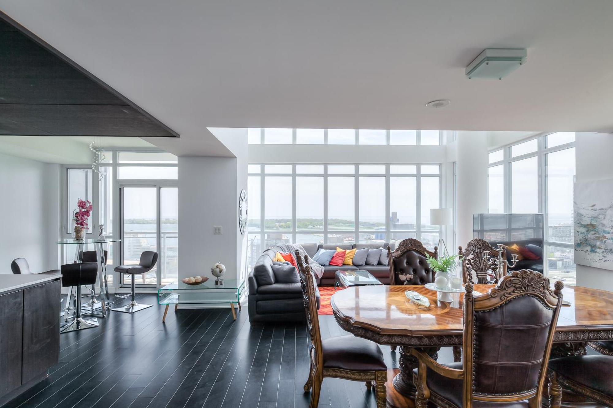 Luxury Executive Toronto Downtown Suites