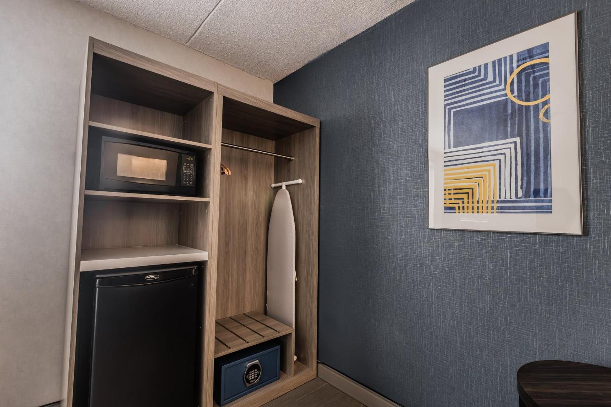 Express Toronto-north York By Ihg Hotel