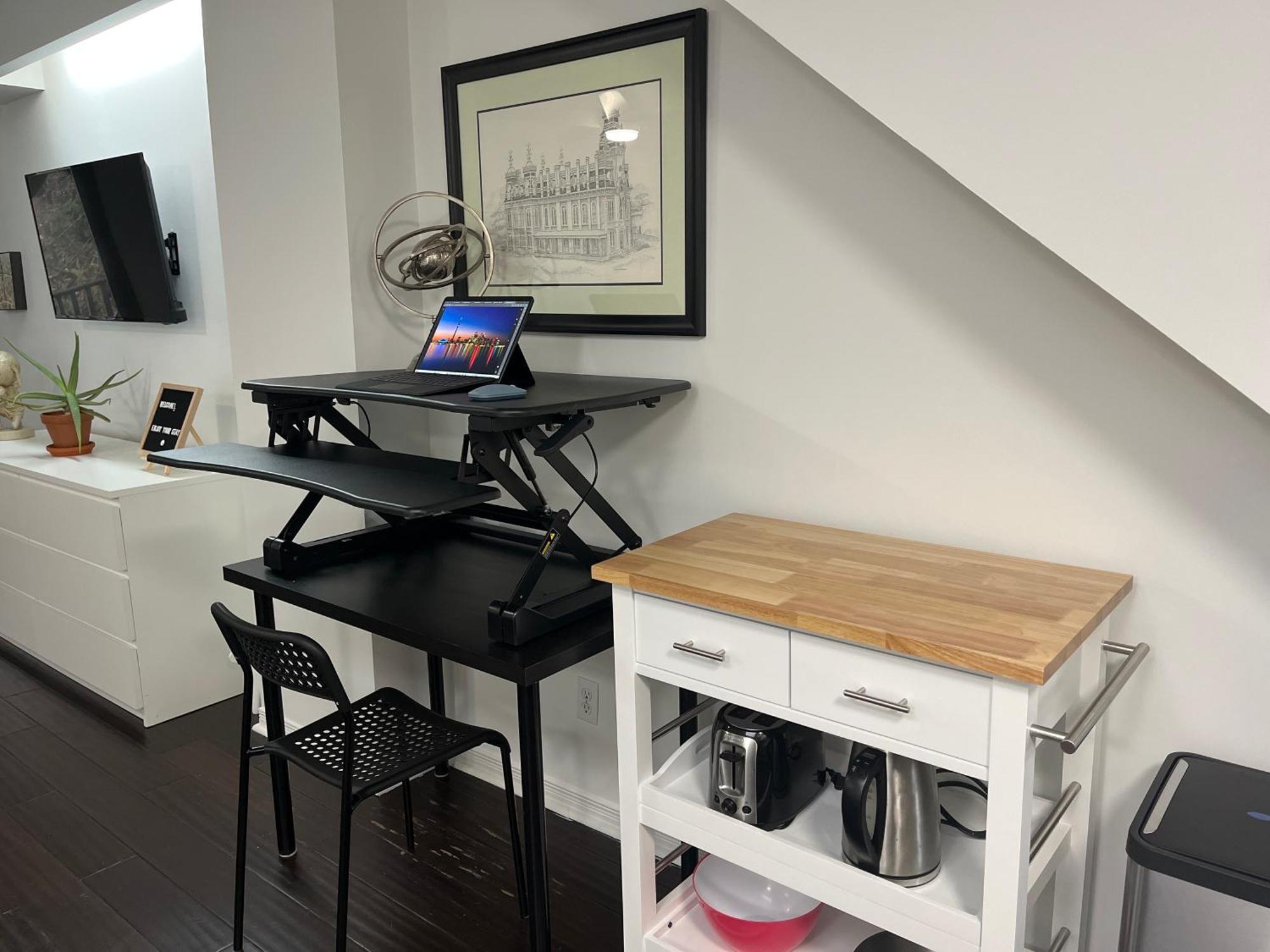 Bright, Private, Peaceful With Retail Conveniences Steps Away Apartment Toronto
