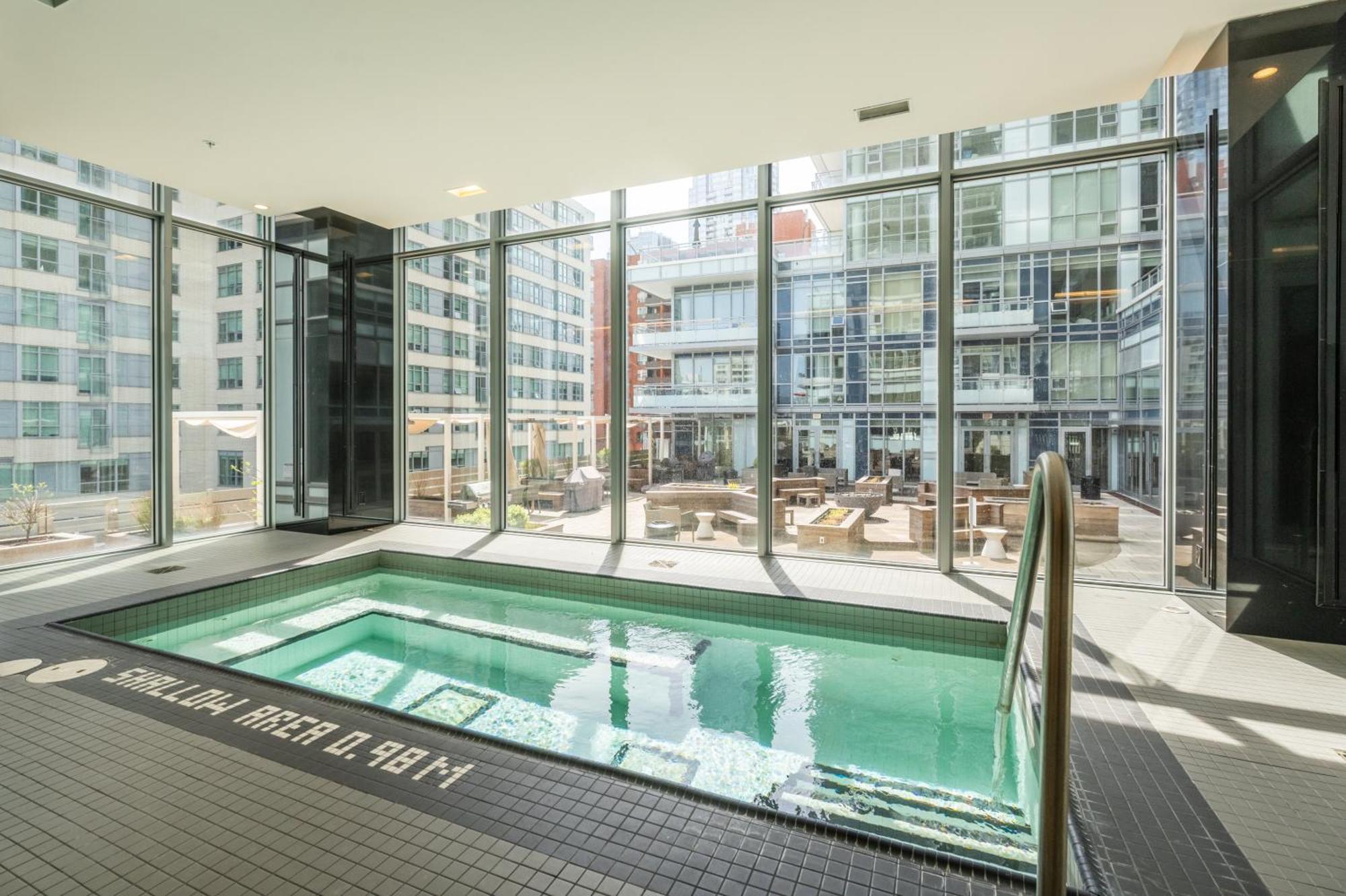 Modern Dunfield Ave By Globalstay