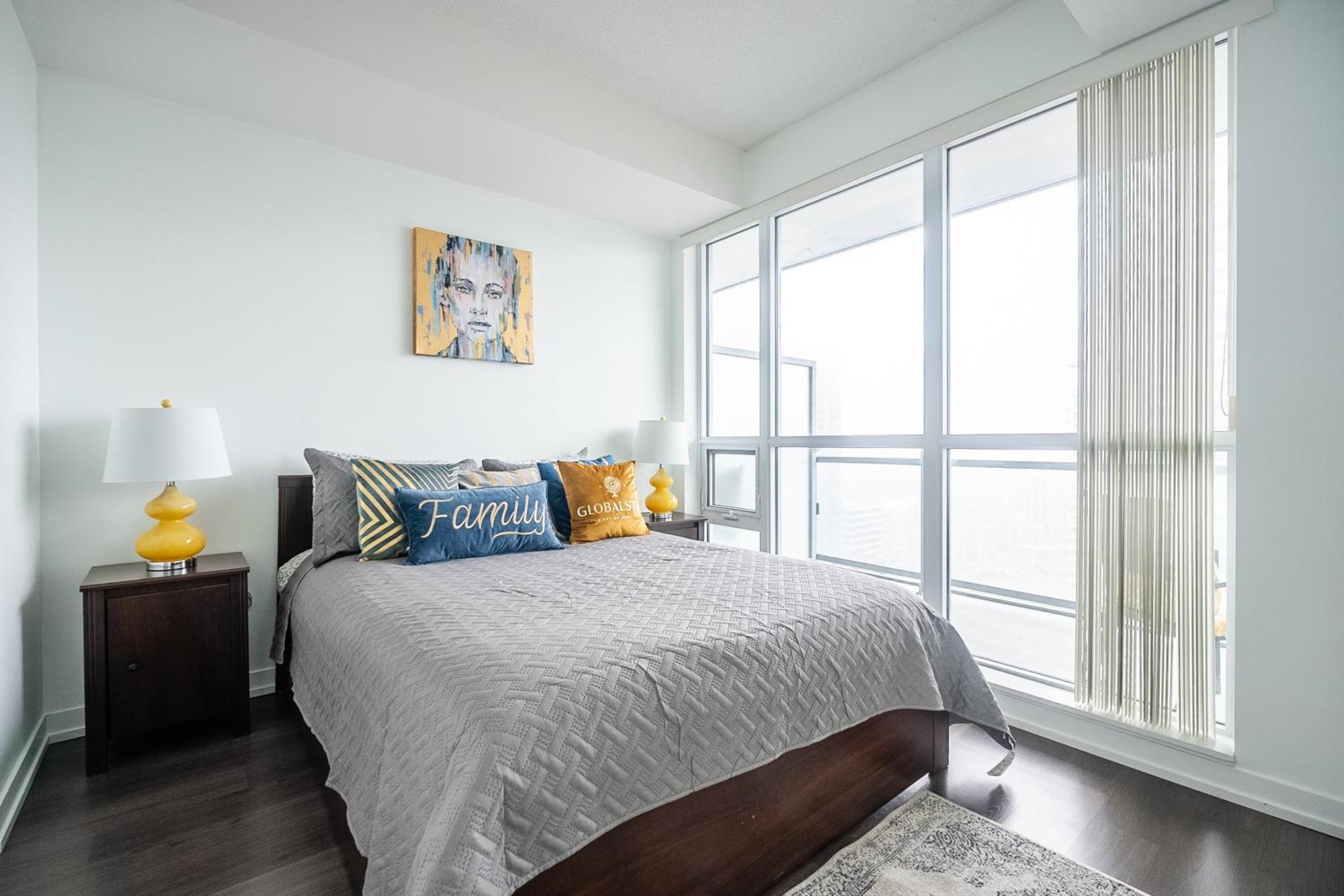 Apartment Modern Dunfield Ave By Globalstay