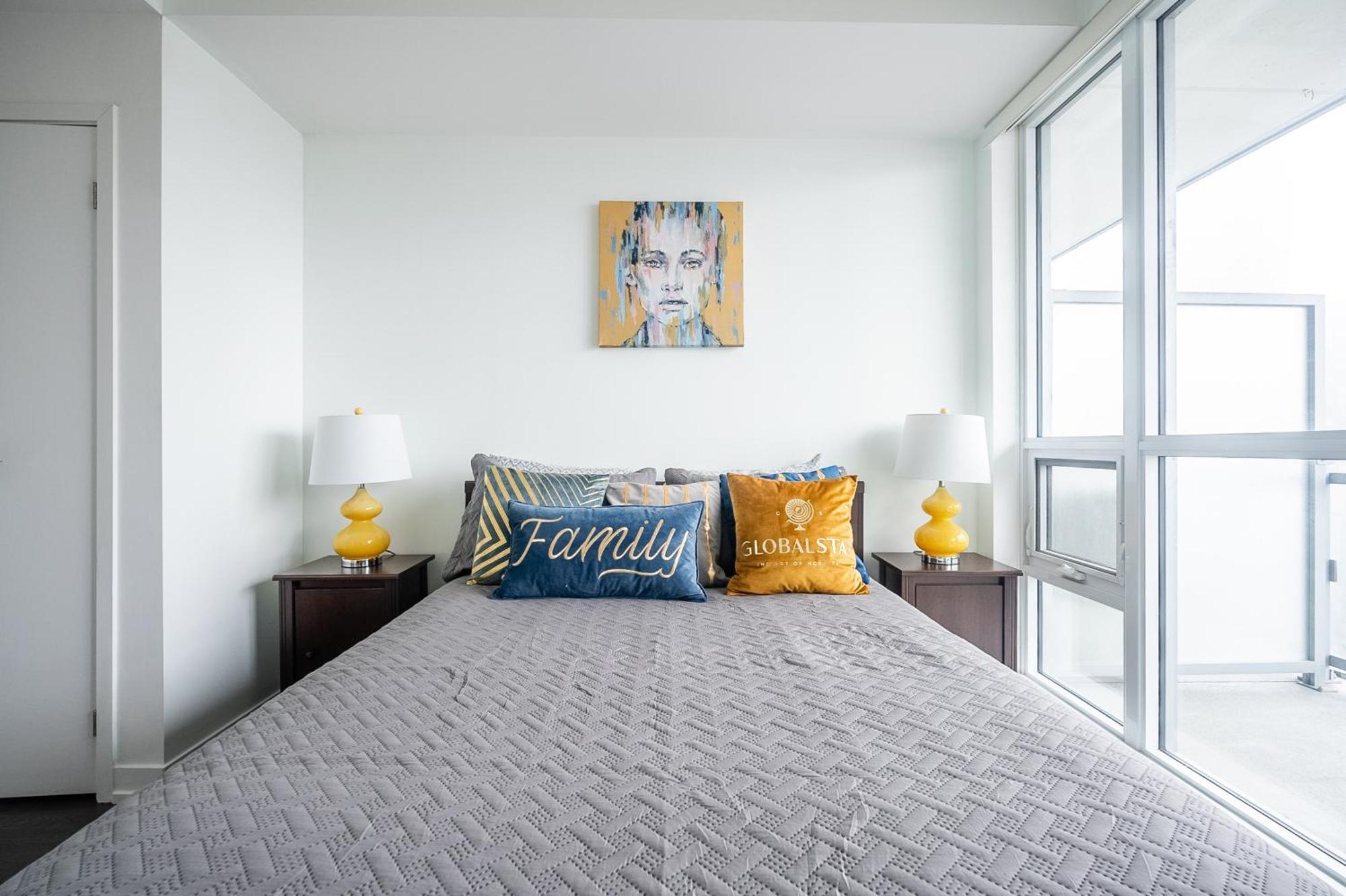 Modern Dunfield Ave By Globalstay *