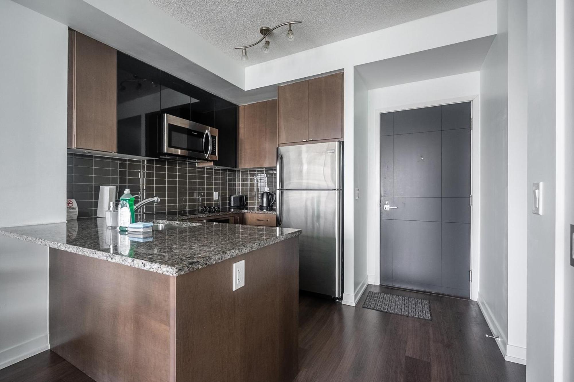 Modern Dunfield Ave By Globalstay Apartment