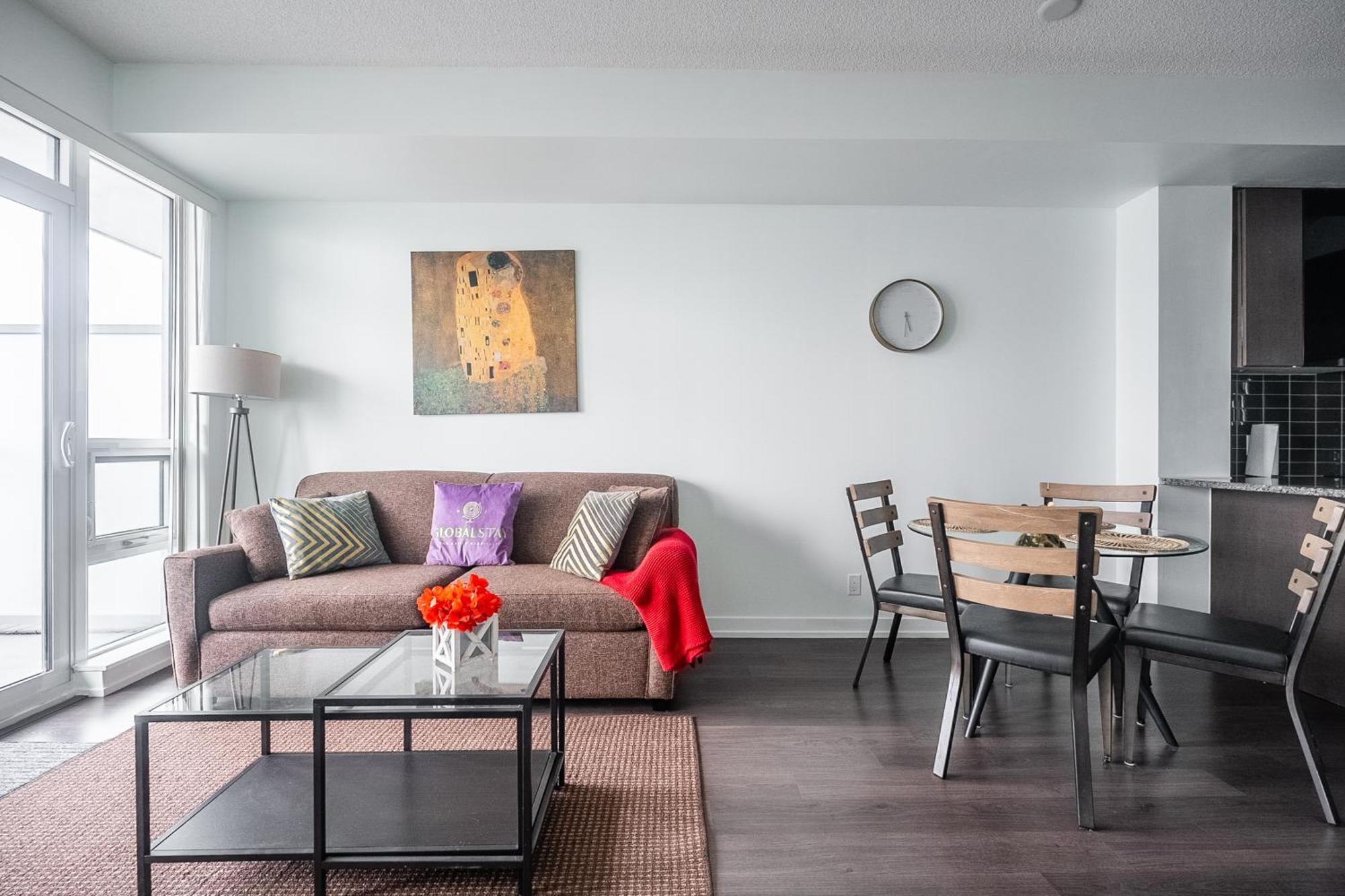 Apartment Modern Dunfield Ave By Globalstay Toronto