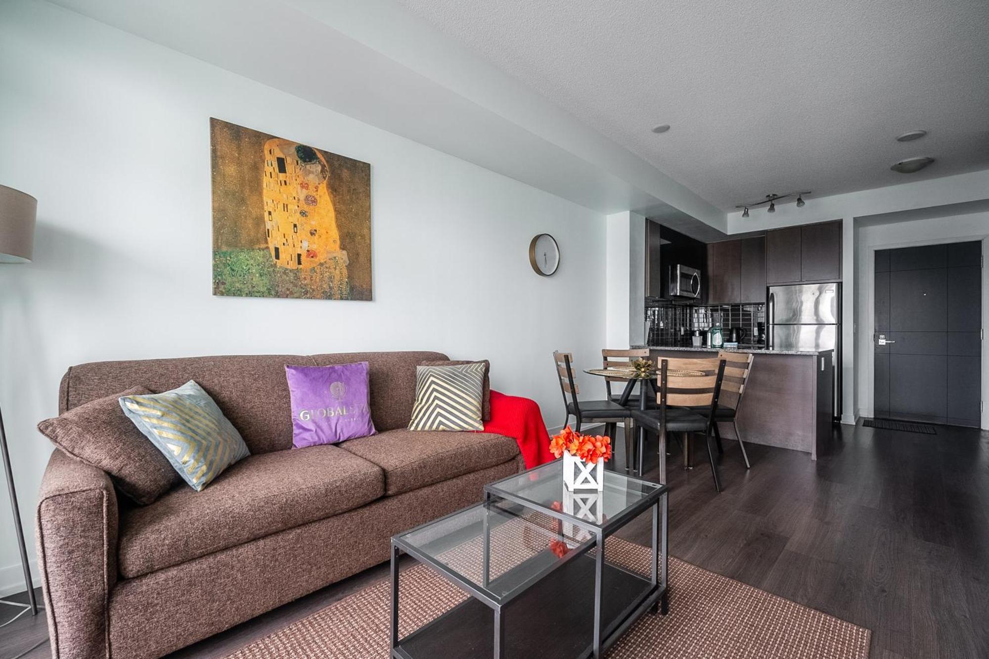 Modern Dunfield Ave By Globalstay Apartment *