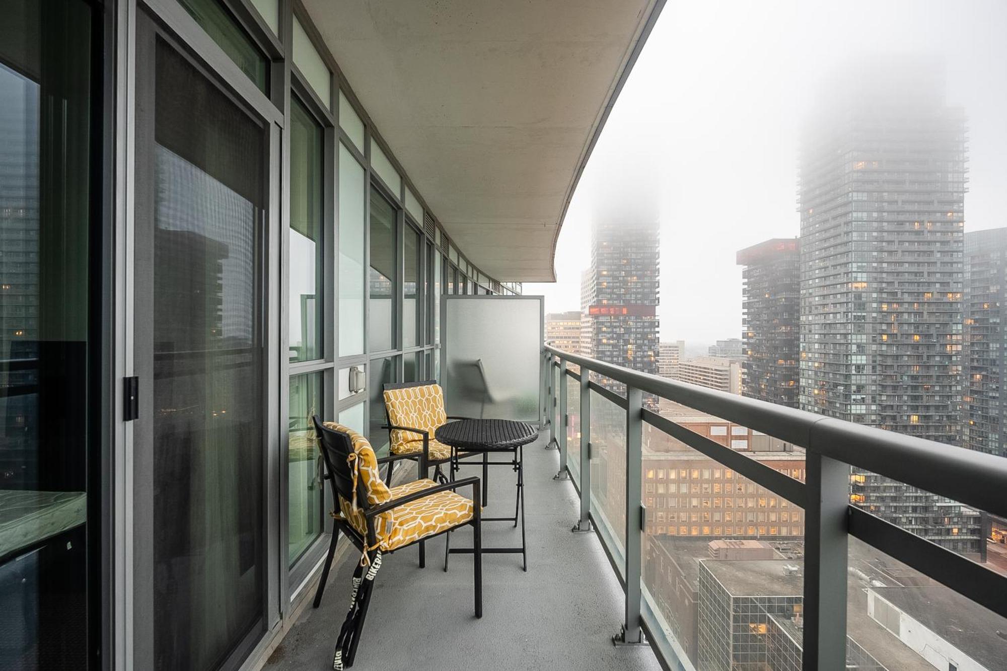 Apartment Modern Dunfield Ave By Globalstay *