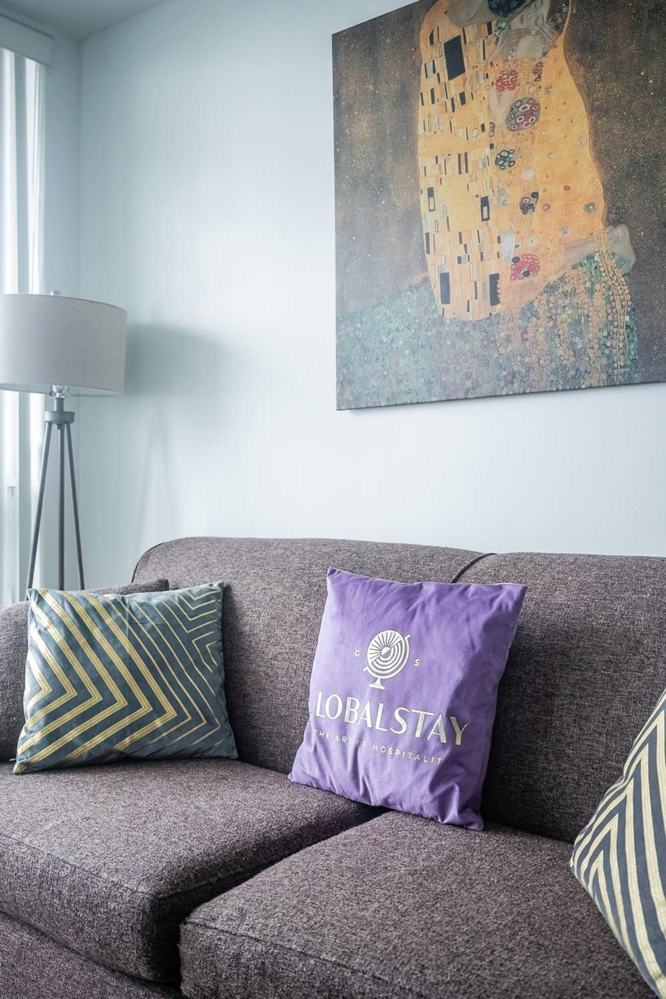 Modern Dunfield Ave By Globalstay *