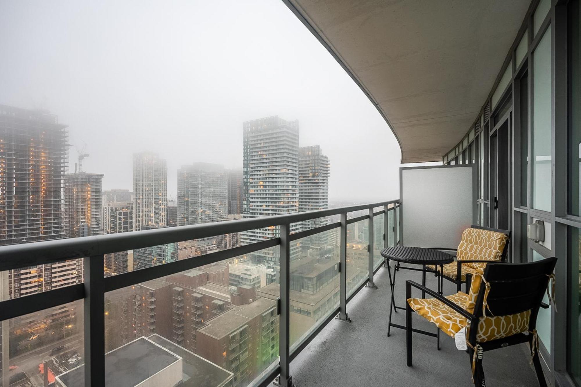 Modern Dunfield Ave By Globalstay * Toronto
