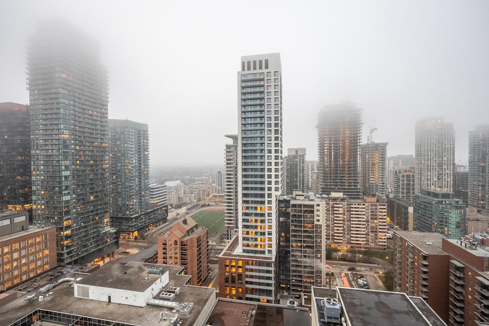 Apartment Modern Dunfield Ave By Globalstay