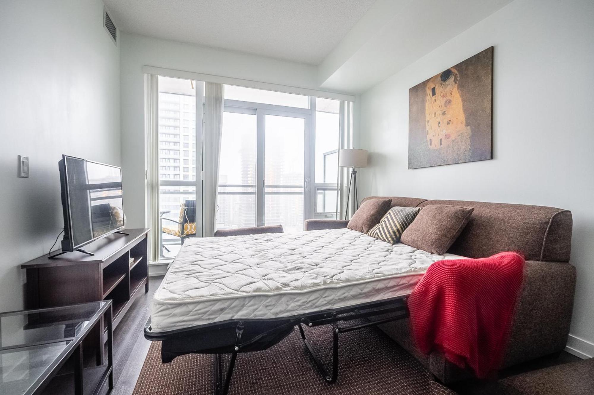 Apartment Modern Dunfield Ave By Globalstay