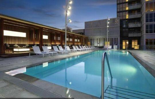 Luxury 2 & 3 Bedroom Downtown *