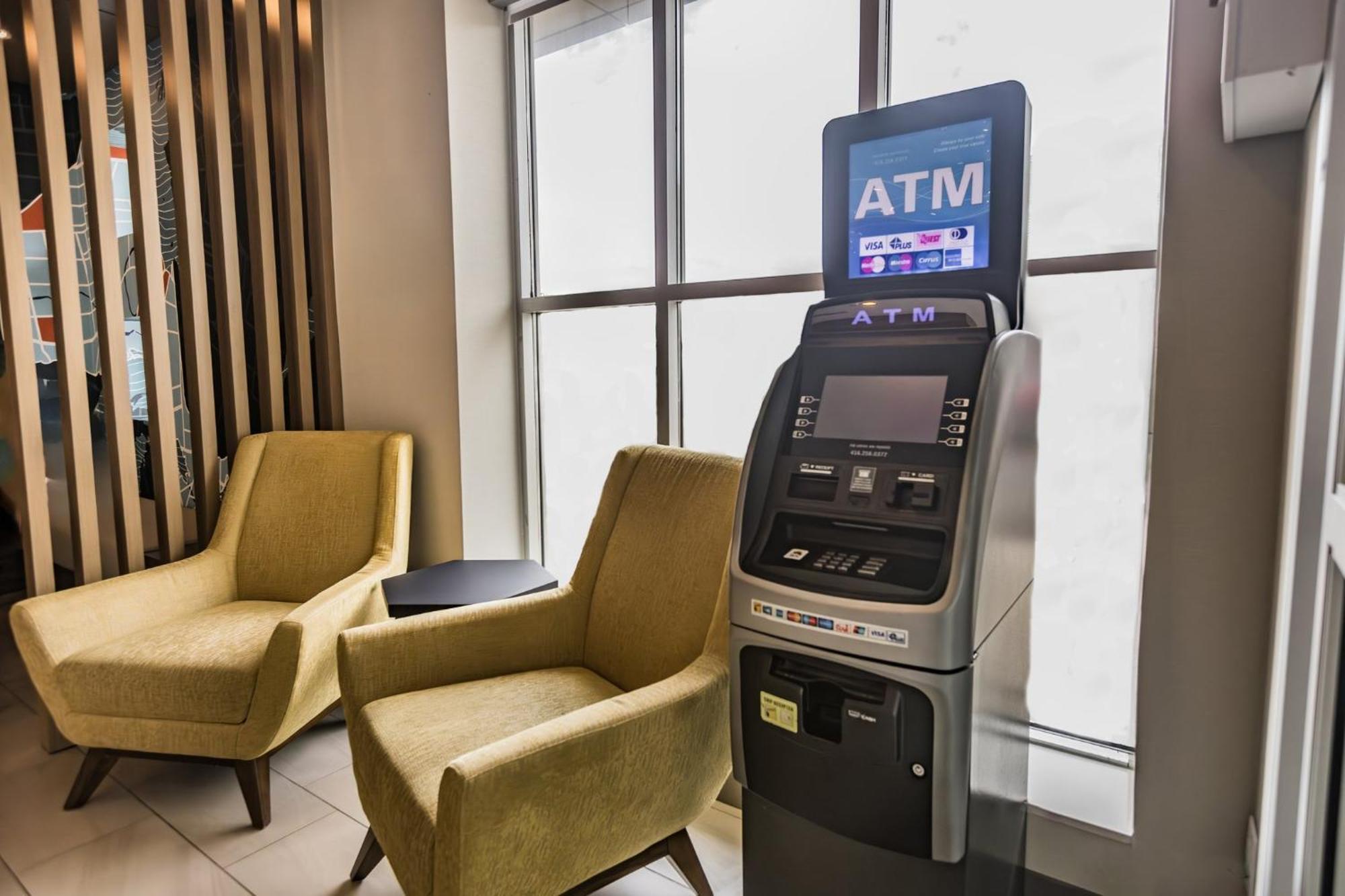 Hotel Express Toronto-north York By Ihg